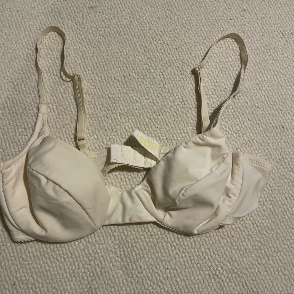VICTORIA S SECRET SET OF 3 CREME COLOR BRAS SIZE 34B - Picture 3 of 9